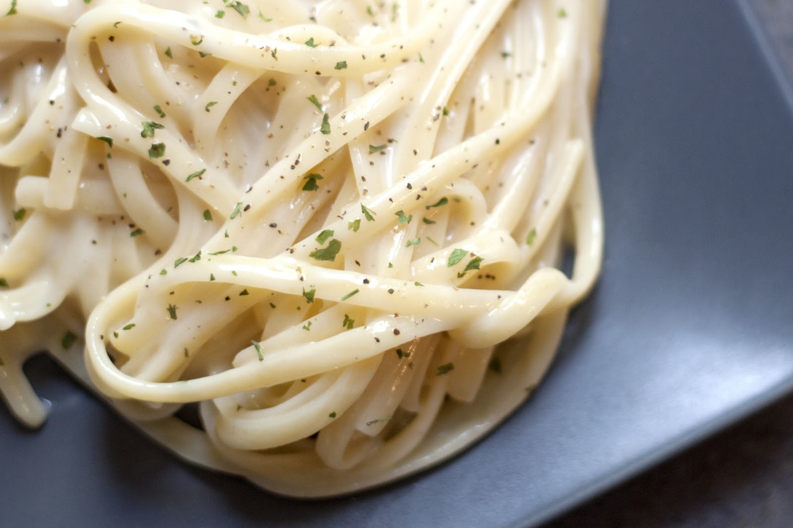Food That's De! Light Alfredo Sauce