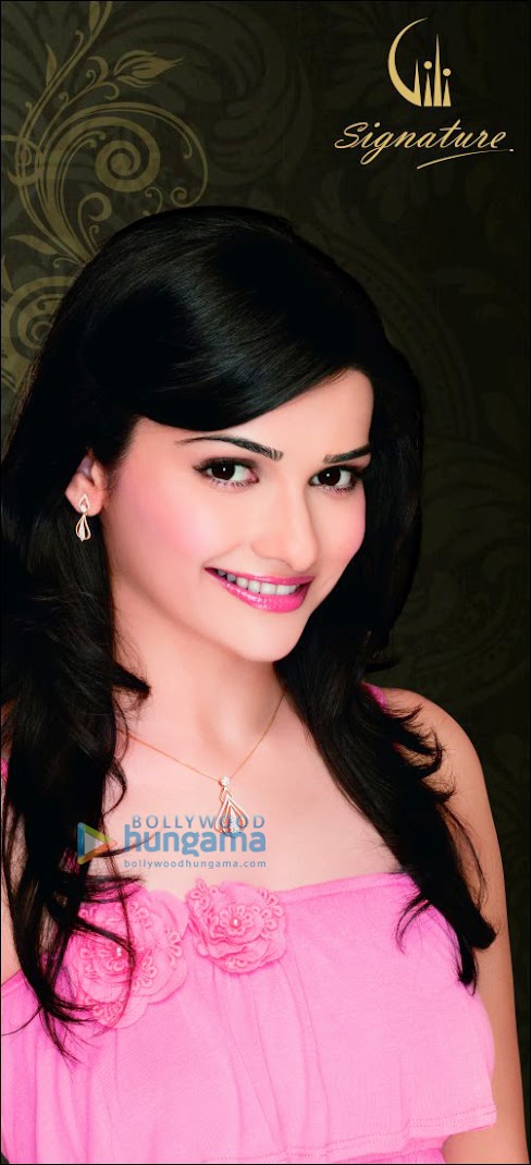 Prachi Desai's Gili Signature Jewellery Print Ad - FAMOUS CELEBS IN SEXY ADS - Famous Celebrity Picture 