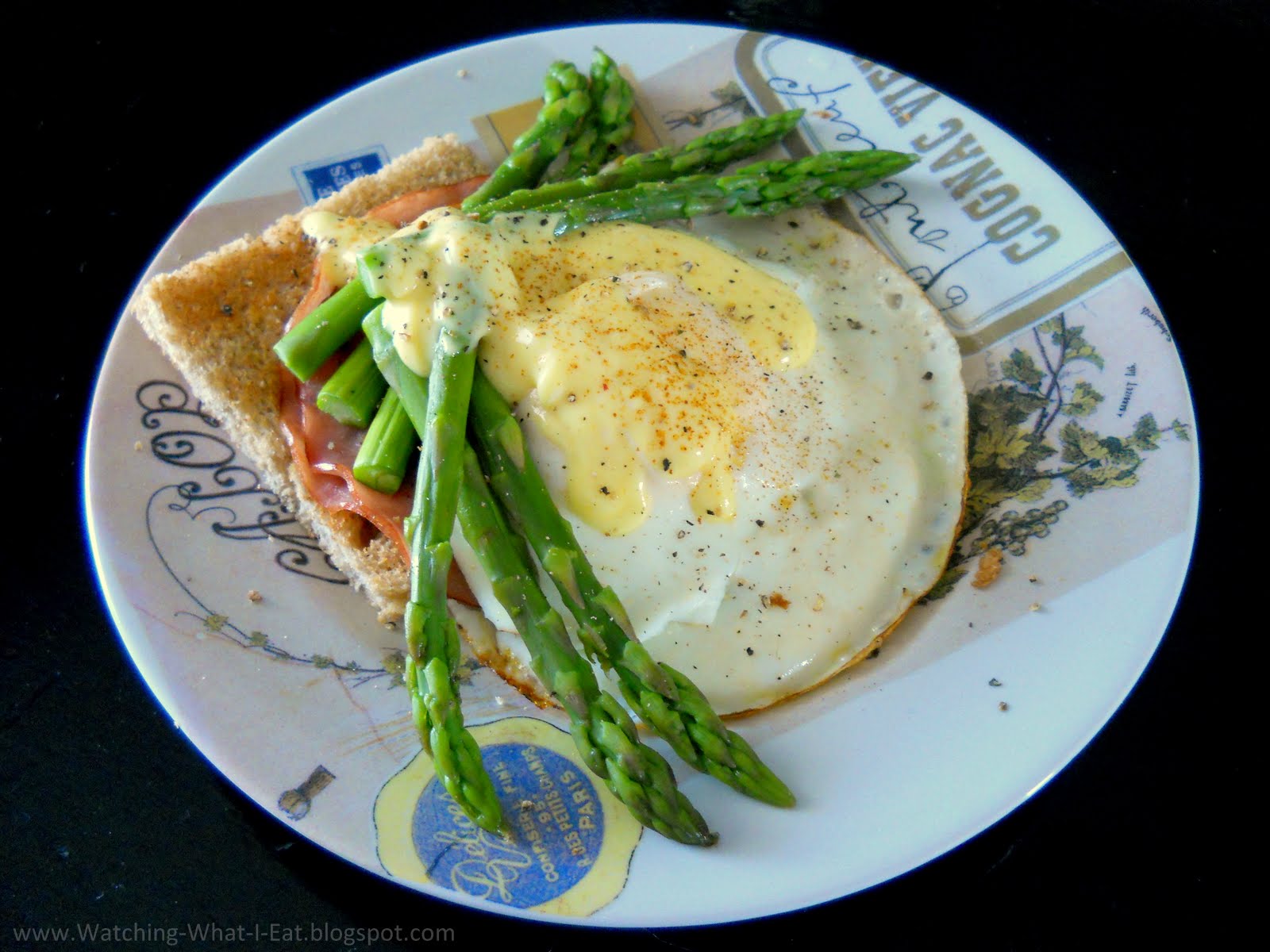 Watching What I Eat Quick & Easy Eggs Benedict with Asparagus Low