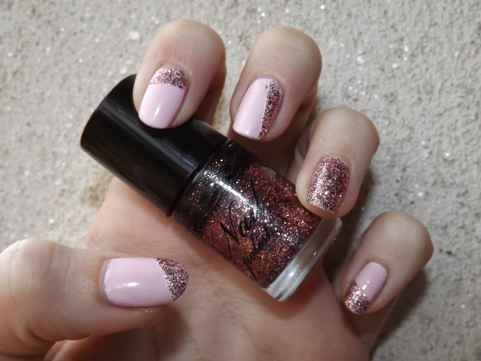 Histoires de filles: Manucure de Saint Valentin #1 : Du rose gold