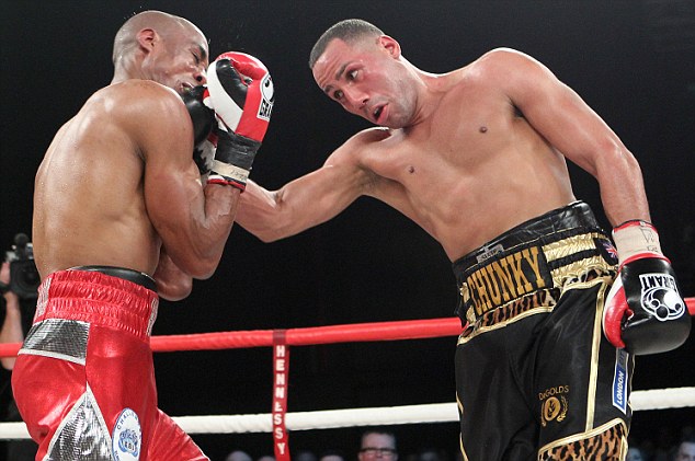 Mohoumadi suffers decision loss to De Gale