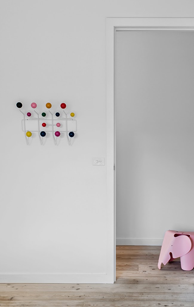 Decoración Fácil: UNA CASA EN LA PLAYA EN BLANCO, MADERA NATURAL Y