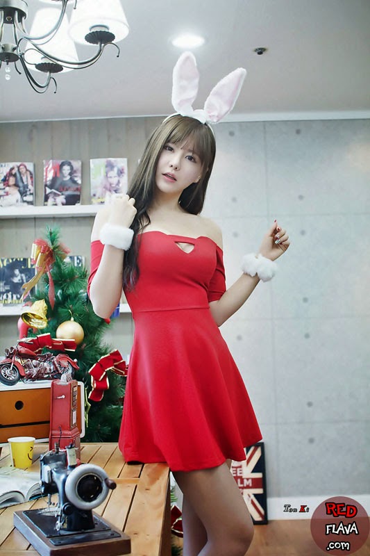 Người đẹp Hàn quốc với váy đỏ thiêu đốt khiêu gợi