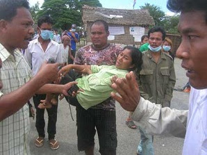 Forced evictions in Kompong Speu, the villagers was beaten by the CPP's cops in 2011