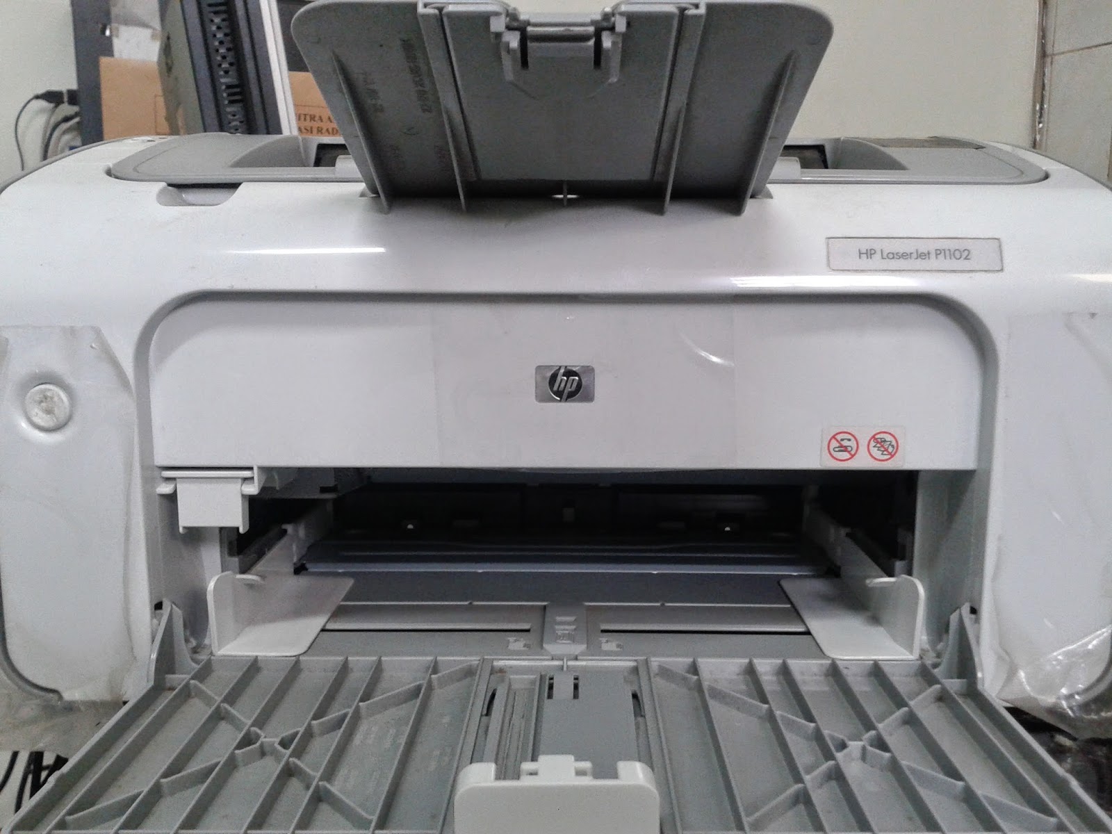 komputer kita Pesan "Install black catridge" pada Printer HP Laserjet