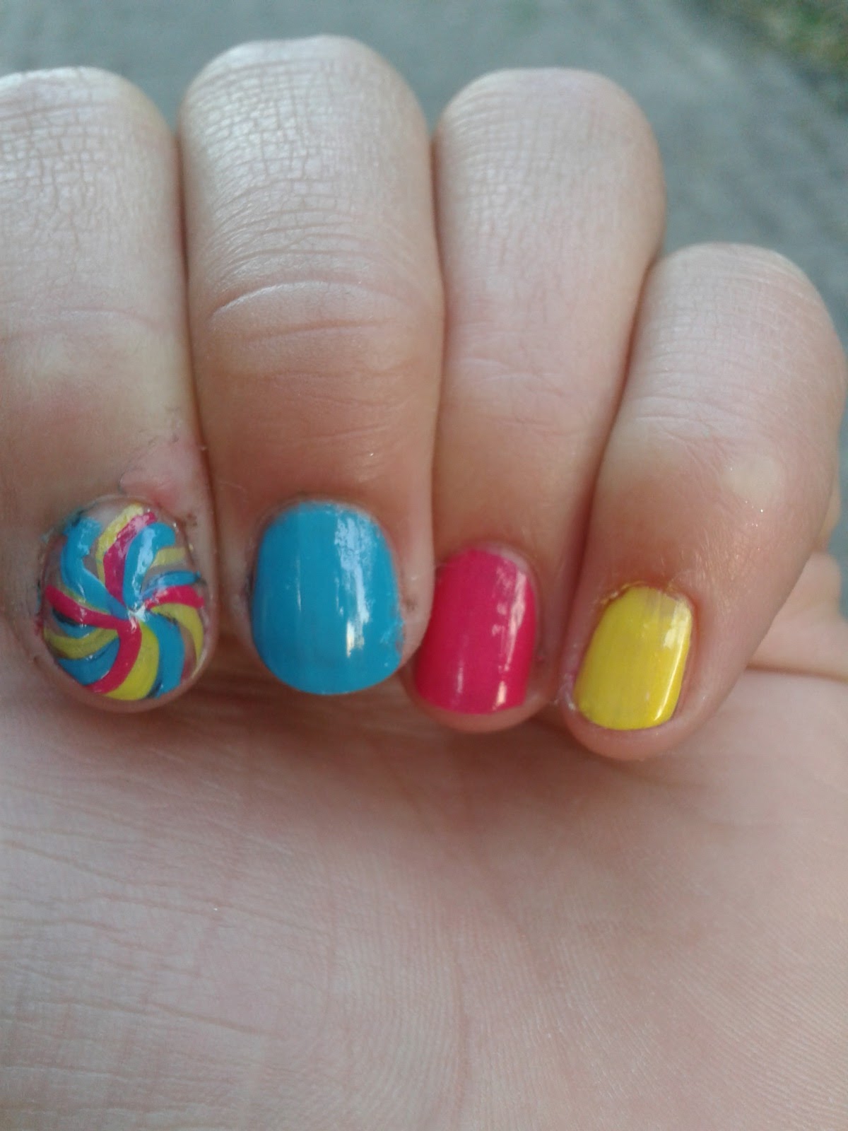 AJ! Nail Art. Spiraal.
