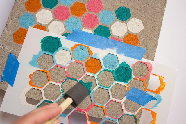 garden-stepping-stones Stenciled Garden Stepping Stones