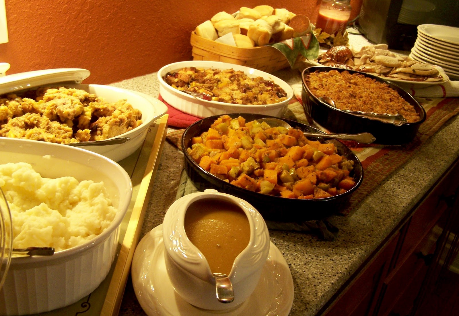 A Thanksgiving Buffet - Serve The Family Meal The Easy Way! | RedGage