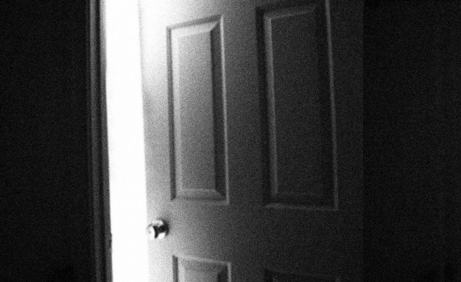 Distorted Room Door Sound Effects