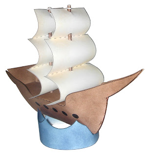 laura's frayed knot: easy paper ship = )