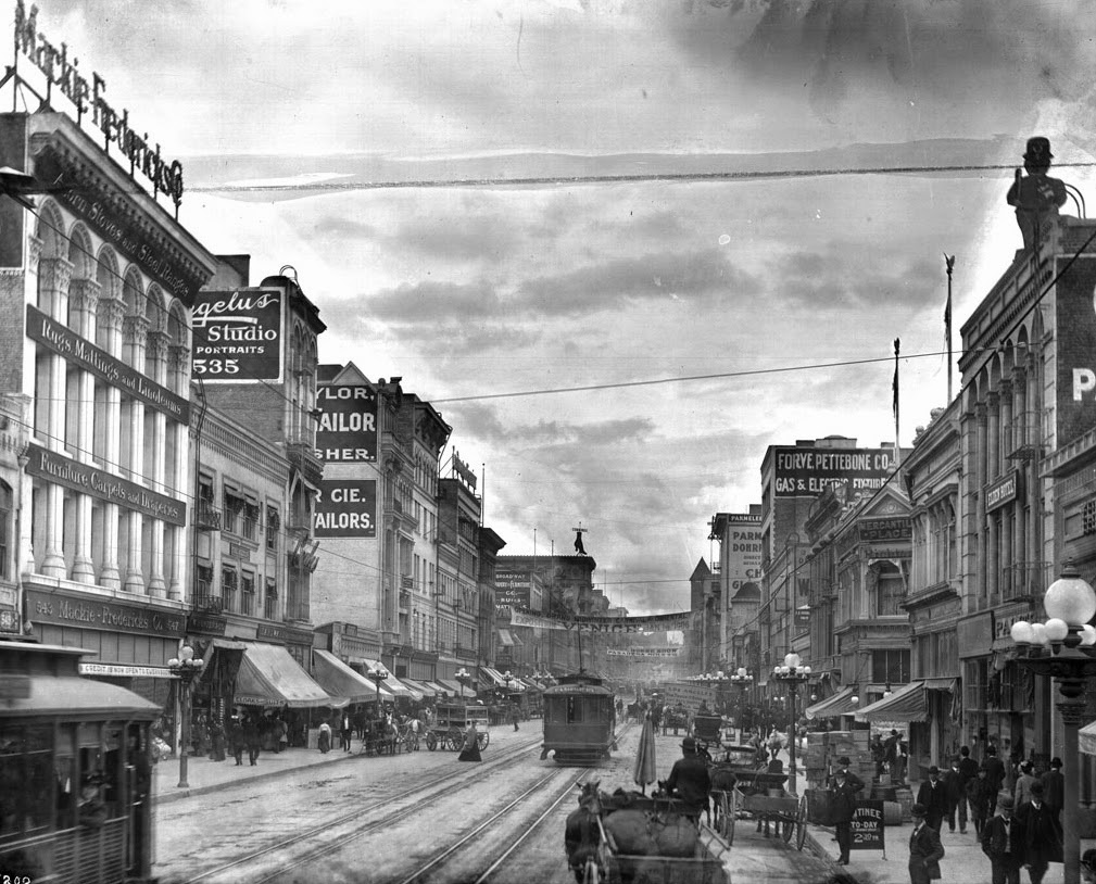 18 Pictures of the Early Los Angeles Street Lights vintage everyday