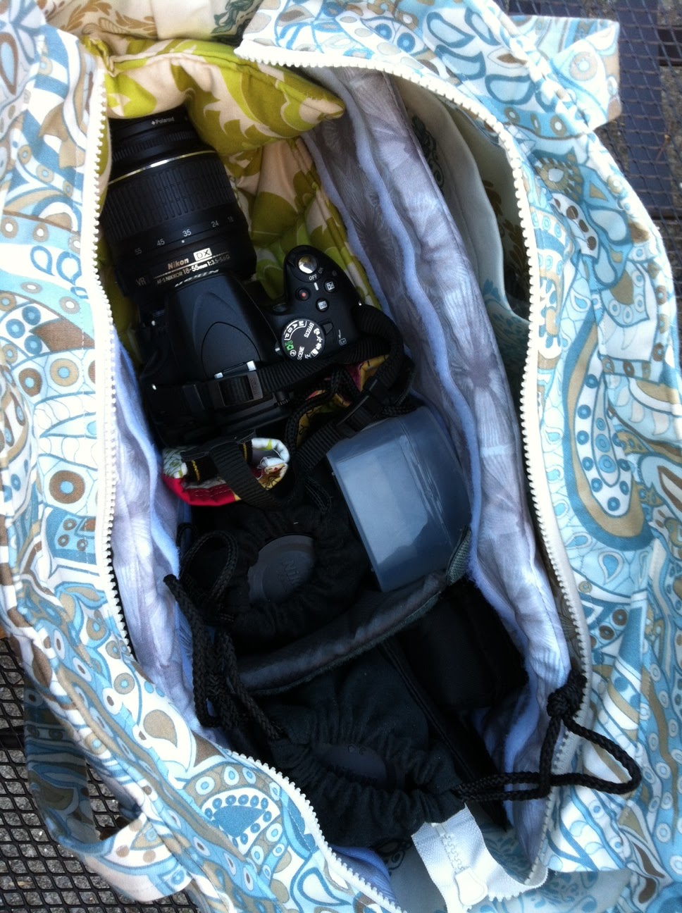 Sewplicity TUTORIAL Diaper Bag Goes Camera