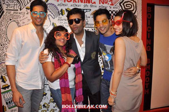 Sidharth Malhotra, Karan Johar, Varun Dhawan, Alia Bhatt Hot back view - (7) - Alia Bhatt Latest Hot Photos - Visits Radion stations