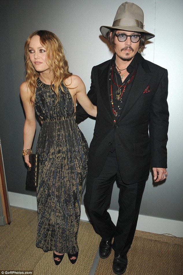 comment se sont rencontres johnny depp et vanessa paradis