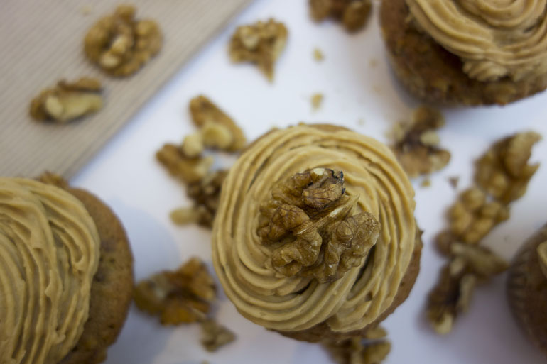 Coffee and Walnut Cupcakes Step By Step