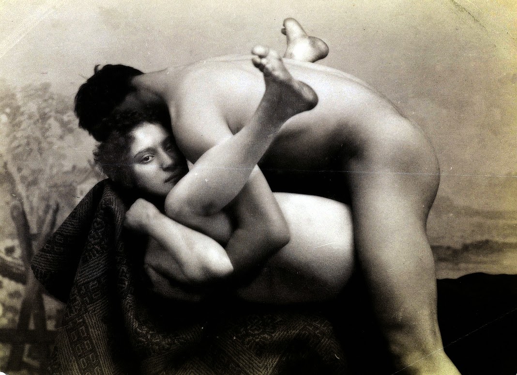lesbian fucking with strap ons erotic victorian novels