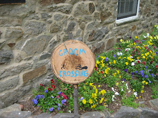 Wedding groom crossing sign, DIY Wedding groom crossing sign, DIY