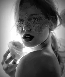 Beijavas-me? não, toco-te com o meu sorriso...