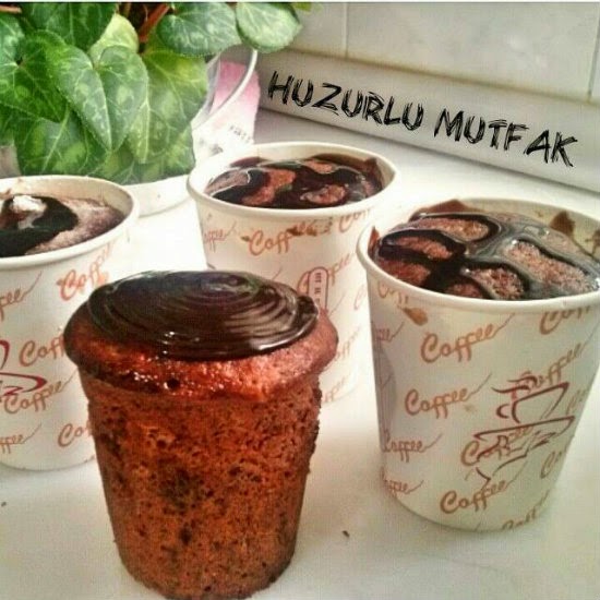 Huzurlu Mutfak MİKRODALGADA BARDAK KEK