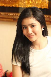 <a href=" http://3.bp.blogspot.com/-86T7fmgwCik/UO0Cqio1pCI/AAAAAAAABIw/njAFqJHLQV0/s400/febby+blink.jpg"><img alt="artis pendatang baru, febby blink,bintang sinetron,blesteran,bintang iklan,penyanyi,multitaltenta,entertainment,publik figur,poto cewek cantik,cewek hot" src="http://3.bp.blogspot.com/-86T7fmgwCik/UO0Cqio1pCI/AAAAAAAABIw/njAFqJHLQV0/s400/febby+blink.jpg"/></a>