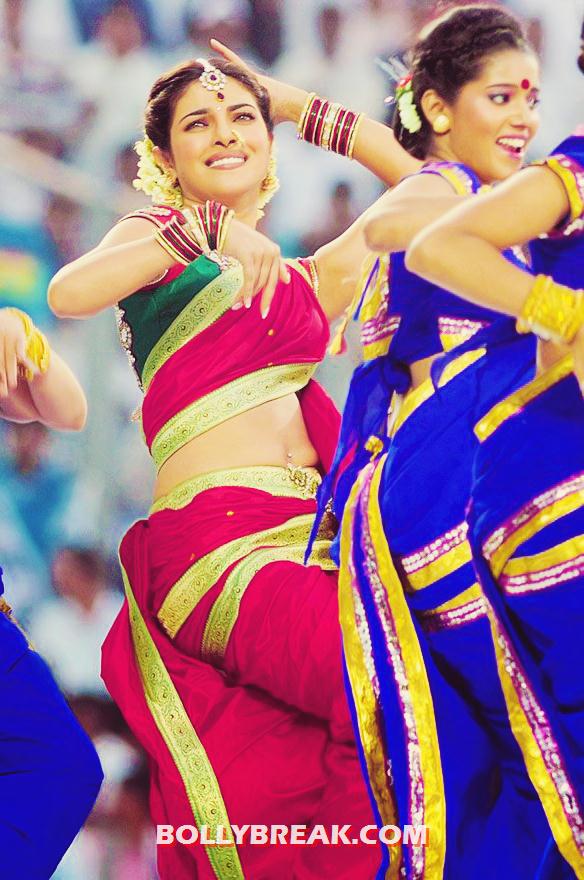 Priyanka chopra doing marathi dress - hot navel show - Priyanka chopra Unsen hot Navel Photos - Belly Button