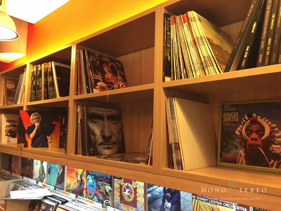 Analogue Corner vinyl shop in Athens – M & S | Ultimate High-Fidelity