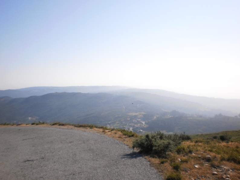 Vista para a aldeia da Felgueira no Sopé da Serra da Freita