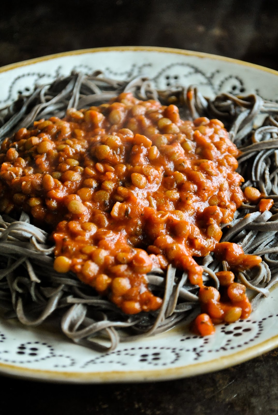 Lentil Bolognese with black bean spaghetti |VeganSandra