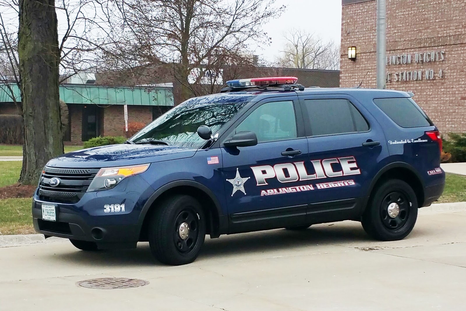 Diecast Hobbist 2014 Ford Explorer Arlington Heights, IL Police