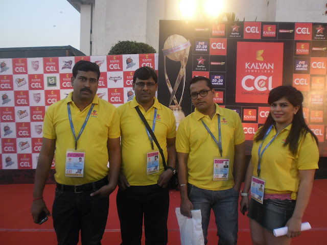 Manoj Bhawuk with Anjan TV Team at Celebrity Cricket League,Season 3, Event held at the Reliance Studios, Goregaon Filmcity in Mumbai on January 19, 2013. — at Reliance Studios, Goregaon Filmcity in Mumbai.