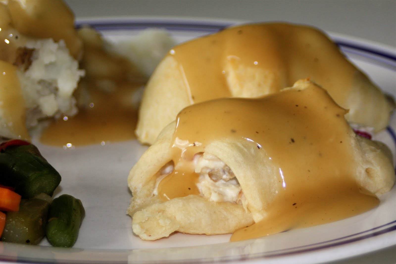 chicken roll ups with cream cheese and crescent rolls