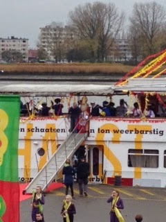 Spaarmoeder En Sinterklaas Kwam Ook In Antwerpen Aan