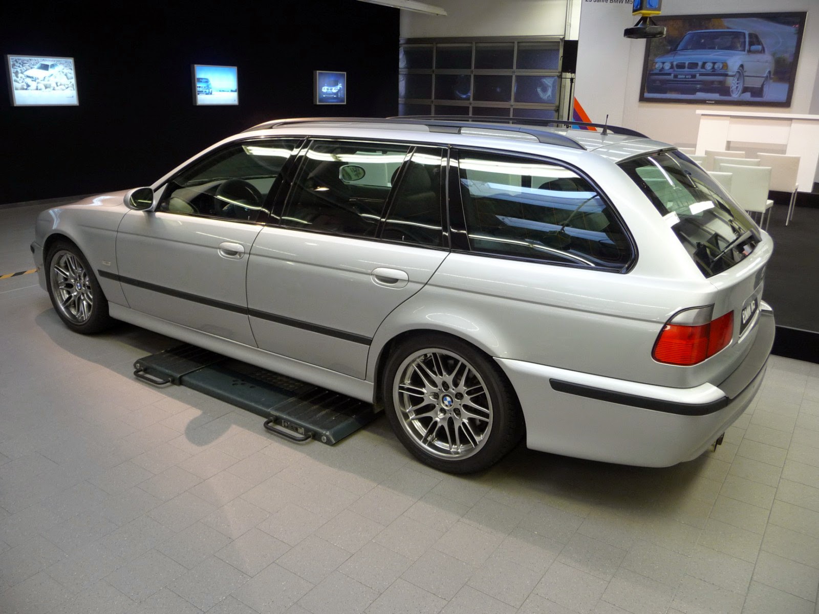The Sport Wagon Enthusiast Bmw M5 E39 Touring