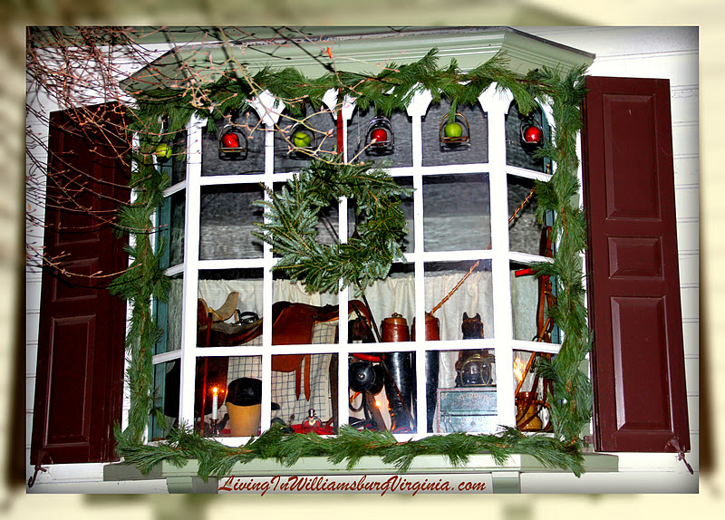 Living In Williamsburg, Virginia Colonial Christmas Decorations, Peter