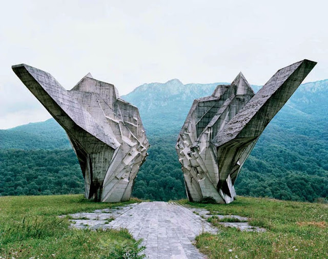 Monumentos olvidados de la ex Yugoslavia