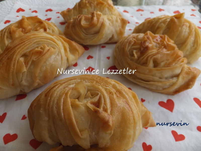 Büzgülü Yufka Böreği Yemek Tarifleri