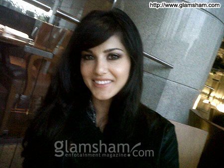 Celeb Real Life Pics: Sunny Leone Real Life Pics - Hot - FamousCelebrityPicture.com - Famous Celebrity Picture 