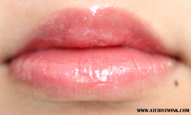 Peripera My Color Gloss 14 - Shiny Cherry on lips
