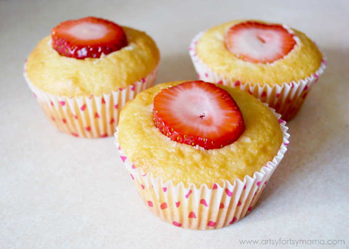 Strawberry Shortcake Cupcakes at artsyfartsymama.com