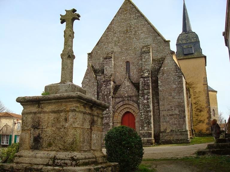 PHOTOS DE VENDEE L'église de Beaufou