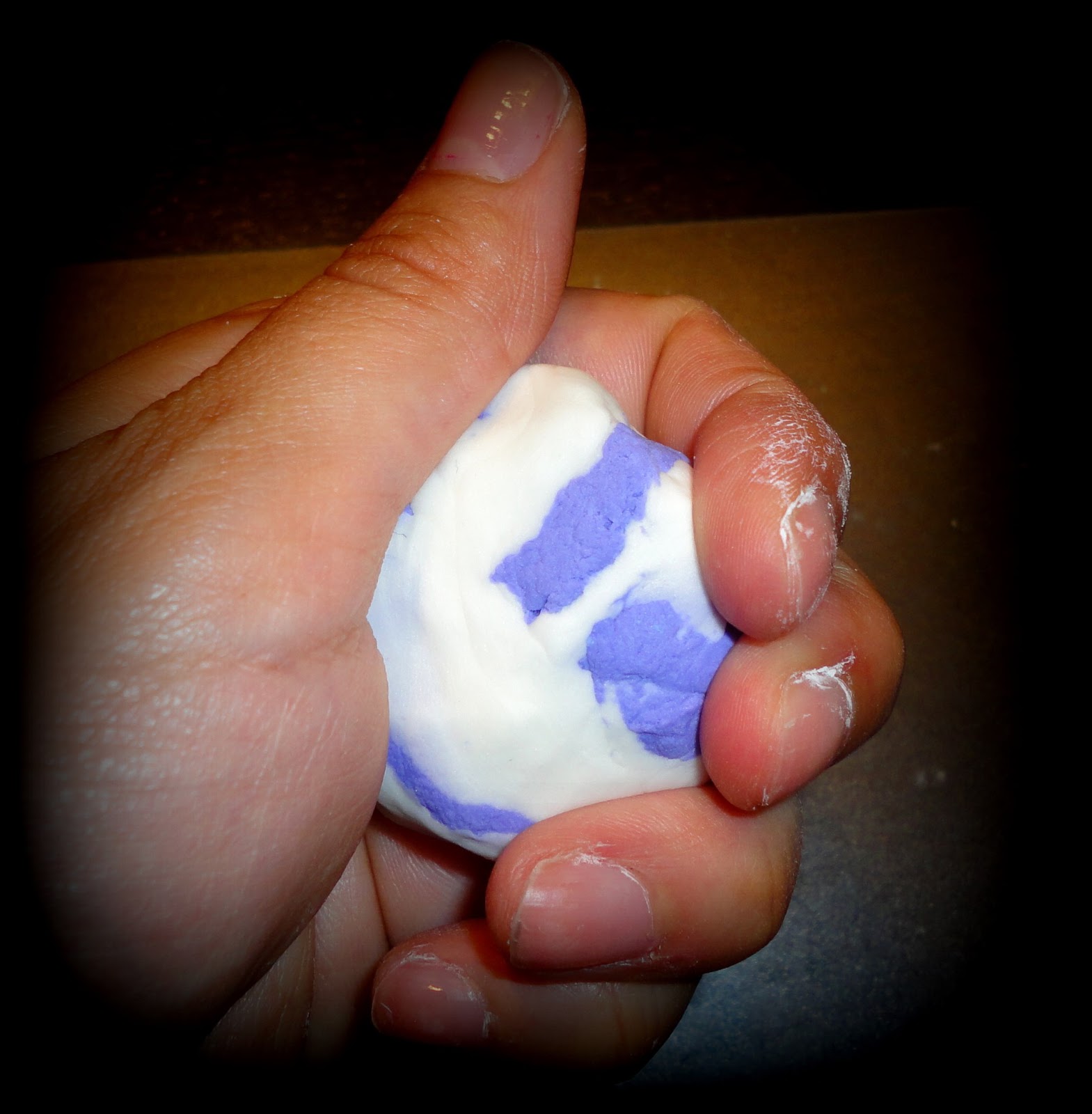 How to create a marble look with fondant