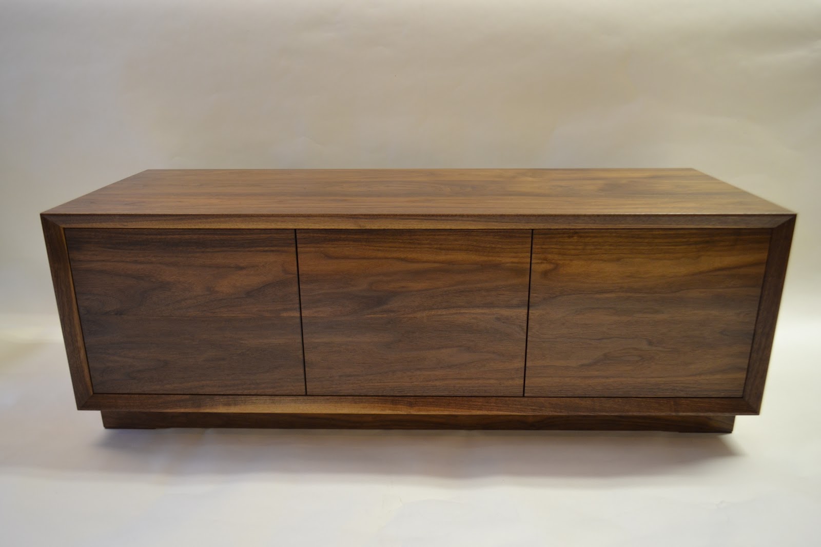 In Element Designs Shoe Bench