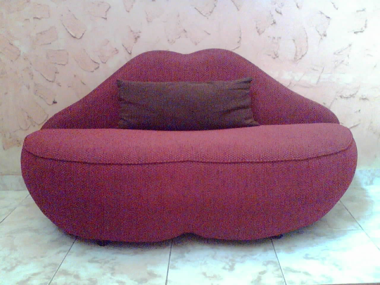 sofa bibir