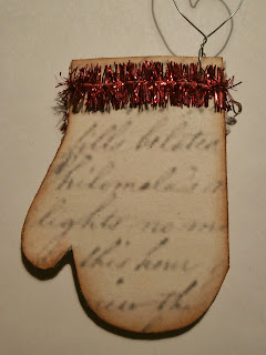 Scrappy Dayz: Merry Christmas Mitten ornament&hellip;..