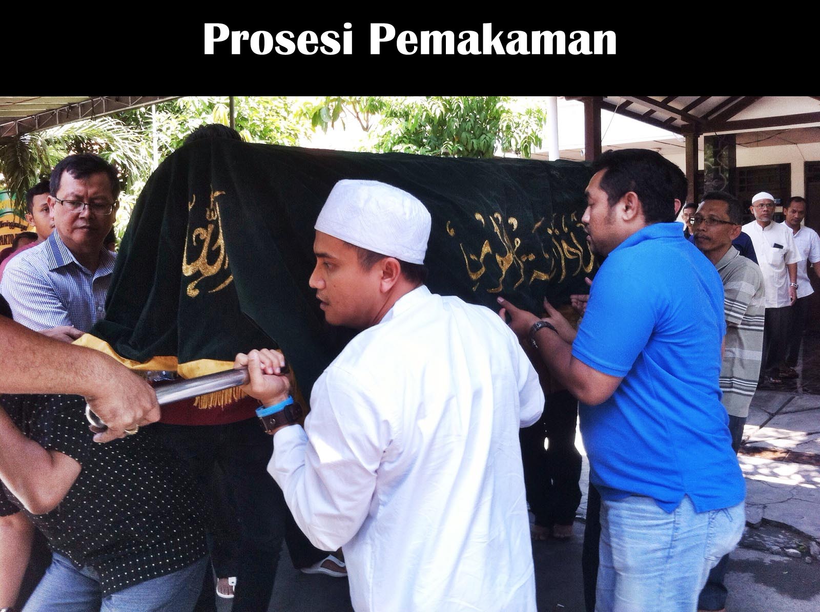 prosesi pemakaman suparto brata