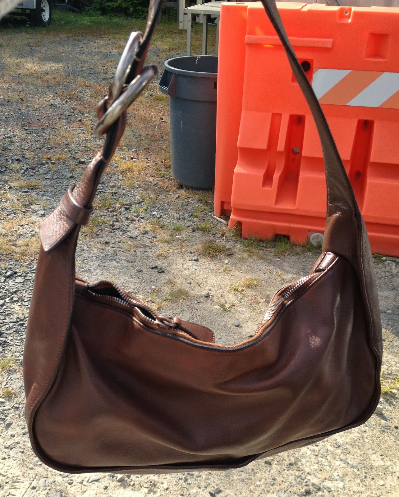 How to Dye a Leather Purse with Spray Paint Color