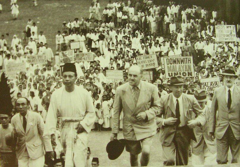 malaya union Maklumat di bawah berkaitan dengan sebab penentangan orang melayu terhadap pengenalan malayan union 1946. malaya union Maklumat di bawah berkaitan dengan sebab penentangan orang melayu terhadap pengenalan malayan union 1946.