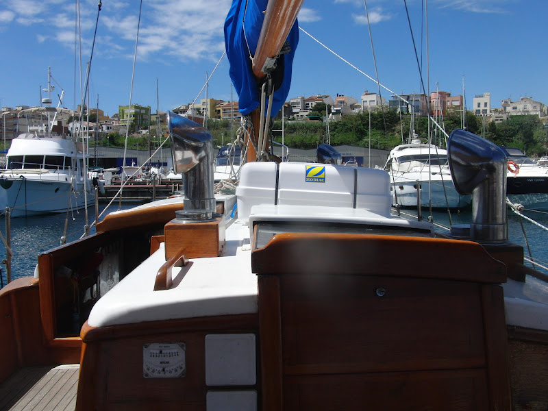 CHEOY LEE EMPIRE OFFSHORE 40...P A N D I A: 37) BALSA SALVAVIDAS