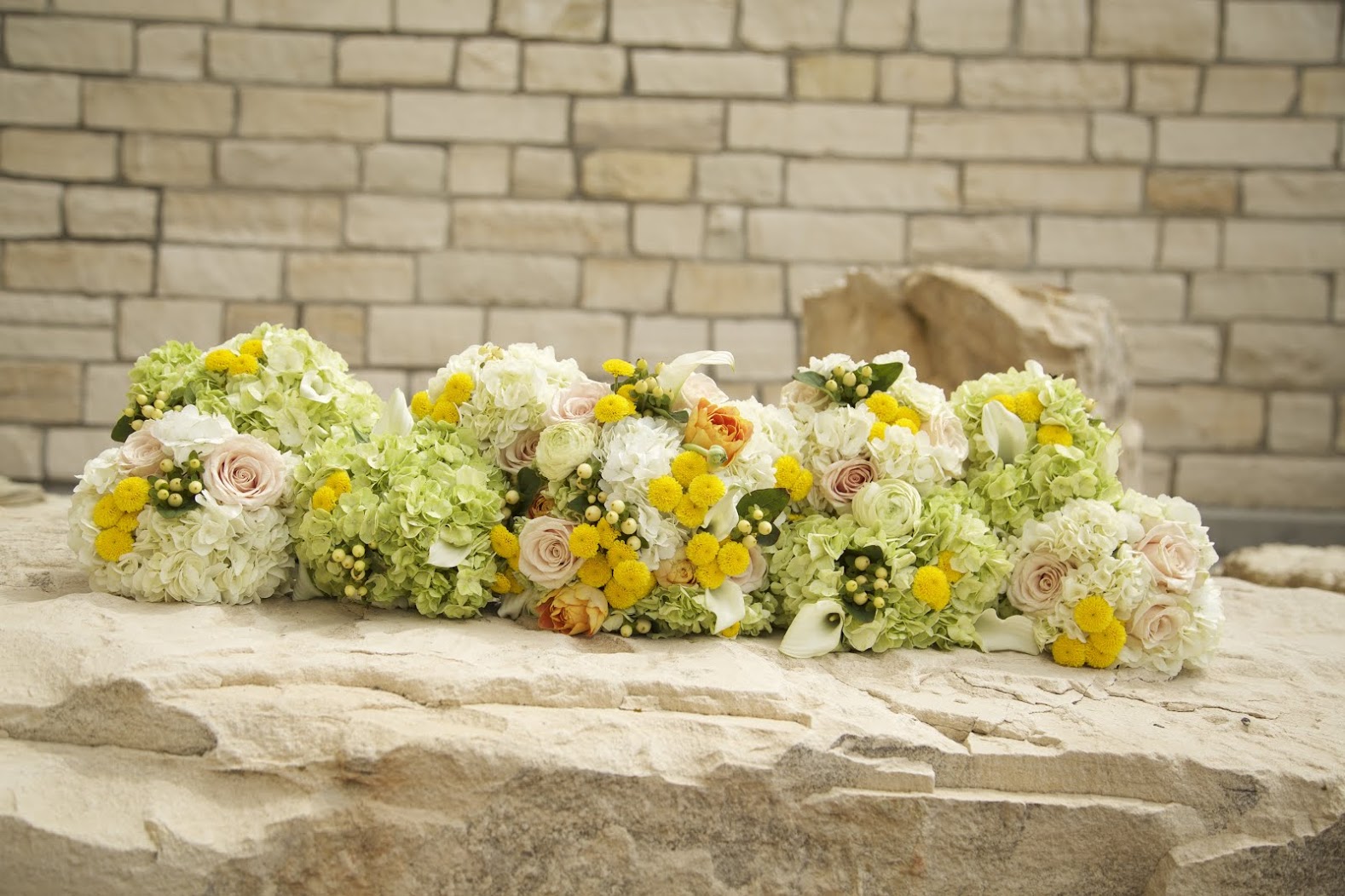 Flowers By Nikelle Nathan + Katrina = A Chill Spring Fling