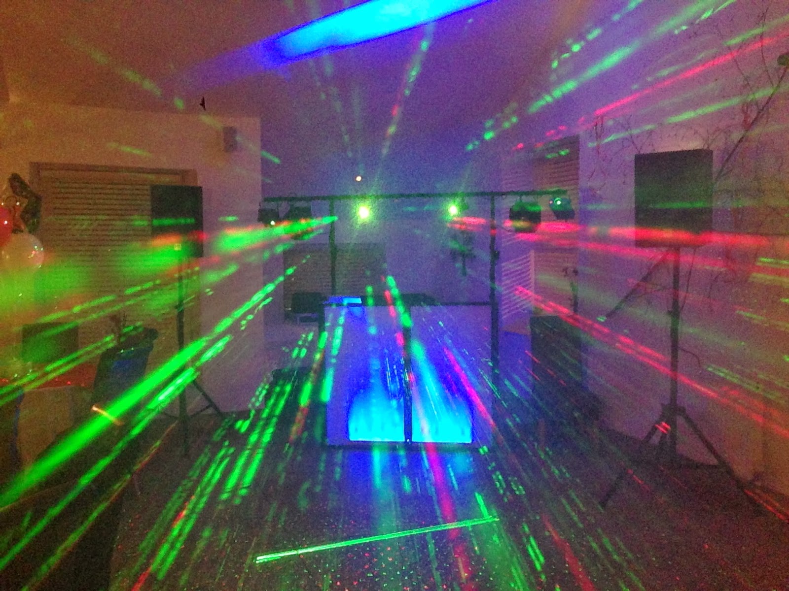 Dave Pierce Entertainment Mobile DJ Hire and Professional Discos